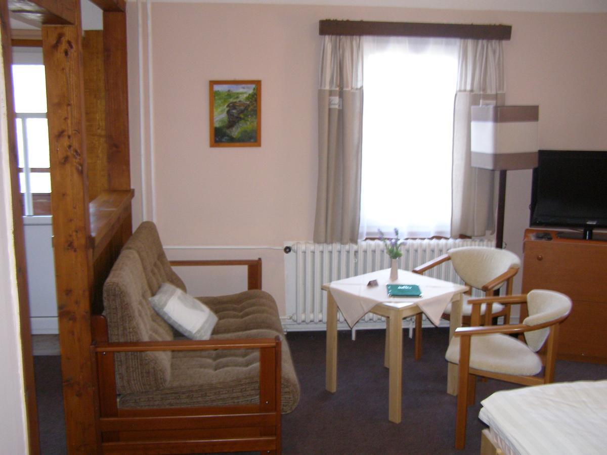 Hotel Garni Belveder Хренско Экстерьер фото